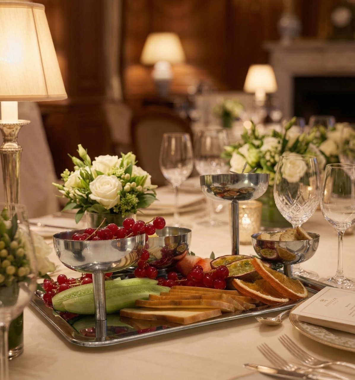 Çelik Tepsilerde Kararma Nasıl Önlenir? İlk Günkü Parlaklık İçin 5 Altın Kural