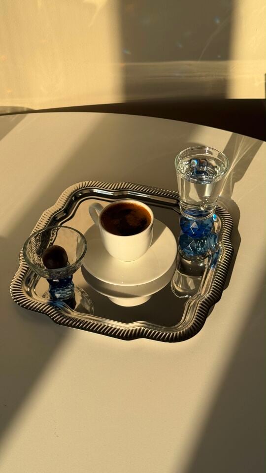 GÜMÜŞ KENARI ÇİZGİLİ KAHVE TEPSİSİ